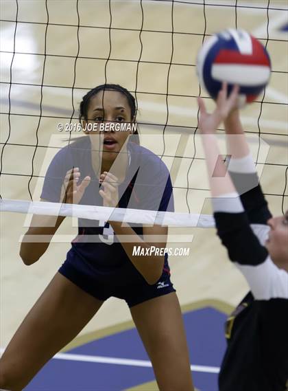 Thumbnail 2 in Liberty vs. Clovis West (CIF D1 Central Section Final) photogallery.