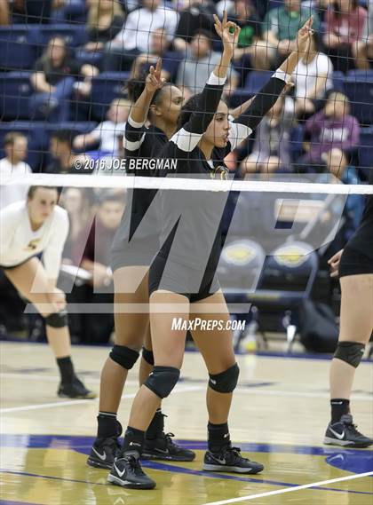 Thumbnail 2 in Liberty vs. Clovis West (CIF D1 Central Section Final) photogallery.