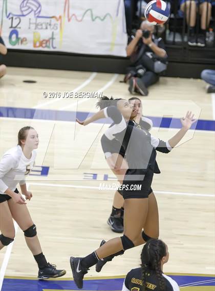 Thumbnail 2 in Liberty vs. Clovis West (CIF D1 Central Section Final) photogallery.