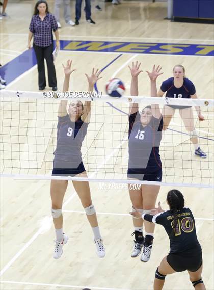 Thumbnail 3 in Liberty vs. Clovis West (CIF D1 Central Section Final) photogallery.