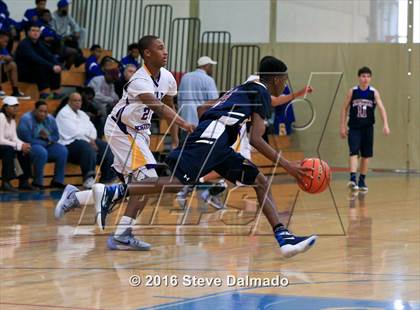 Thumbnail 2 in St. Augustine vs Archbishop Hannan (Country Day Freshman Tournament) photogallery.
