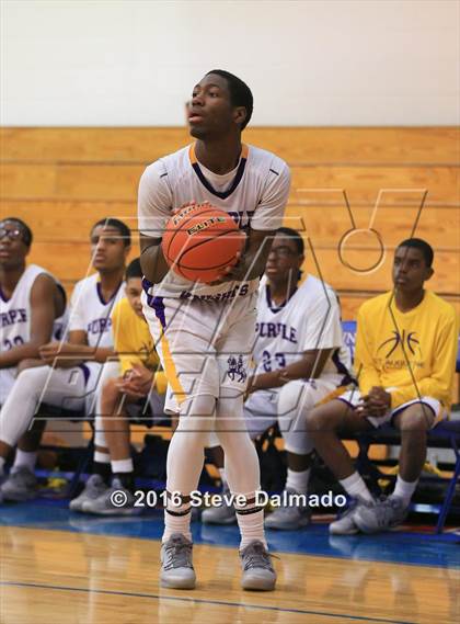 Thumbnail 2 in St. Augustine vs Archbishop Hannan (Country Day Freshman Tournament) photogallery.