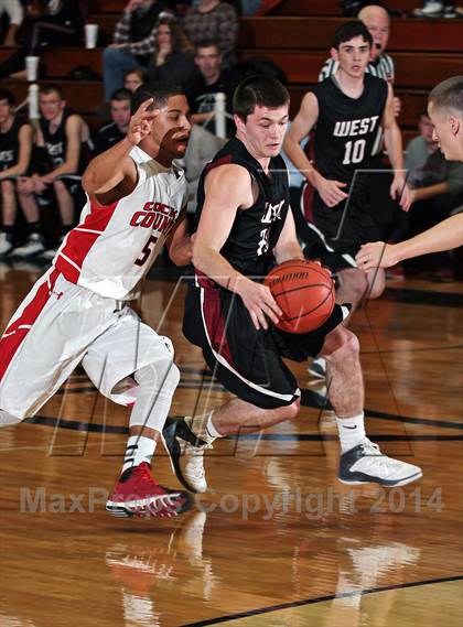 Thumbnail 2 in Cocke County vs Morristown-Hamblen West (TSSAA D2-AAA District Consolation) photogallery.
