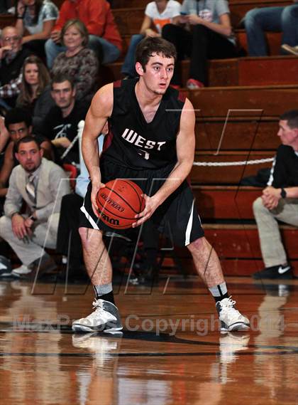 Thumbnail 3 in Cocke County vs Morristown-Hamblen West (TSSAA D2-AAA District Consolation) photogallery.