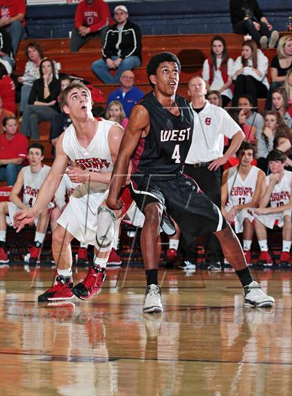 Thumbnail 3 in Cocke County vs Morristown-Hamblen West (TSSAA D2-AAA District Consolation) photogallery.