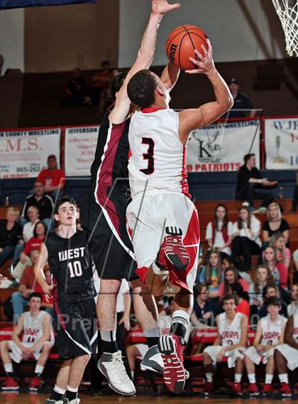 Thumbnail 2 in Cocke County vs Morristown-Hamblen West (TSSAA D2-AAA District Consolation) photogallery.