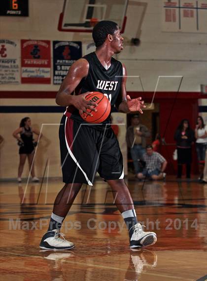 Thumbnail 2 in Cocke County vs Morristown-Hamblen West (TSSAA D2-AAA District Consolation) photogallery.