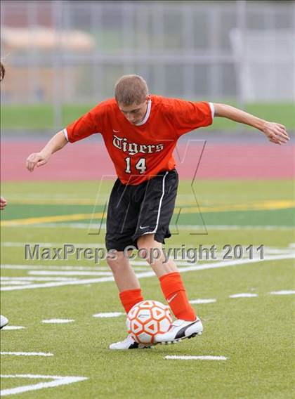 Thumbnail 2 in Sharon vs Franklin photogallery.