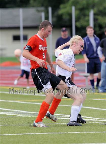 Thumbnail 2 in Sharon vs Franklin photogallery.