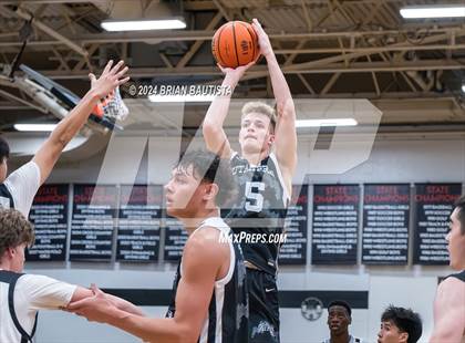Thumbnail 2 in 'Iolani vs. Utah Prep (Iolani Classic) photogallery.