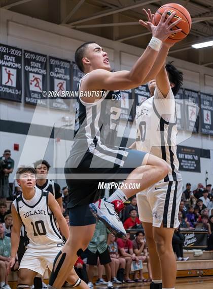 Thumbnail 1 in 'Iolani vs. Utah Prep (Iolani Classic) photogallery.