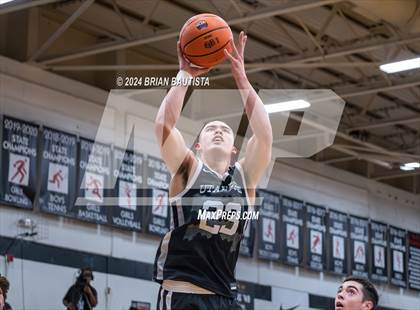 Thumbnail 1 in 'Iolani vs. Utah Prep (Iolani Classic) photogallery.