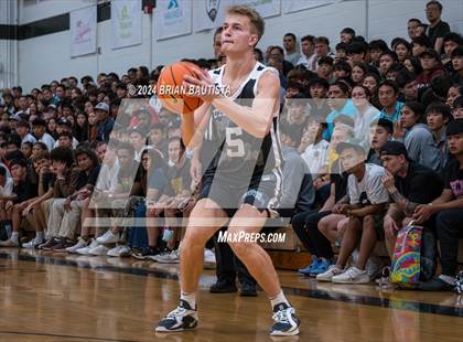 Thumbnail 2 in 'Iolani vs. Utah Prep (Iolani Classic) photogallery.