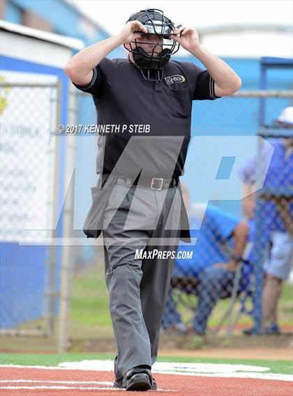 Thumbnail 3 in Sacred Heart @ St. Charles Catholic (LHSAA 2A Regional Playoff) photogallery.
