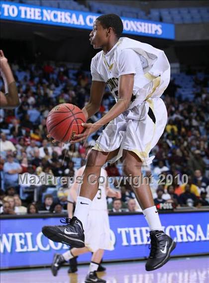 Thumbnail 2 in Rocky Mount vs. Concord (NCHSAA Class 3A Final) photogallery.