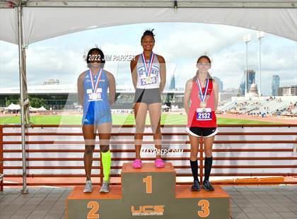 Thumbnail 1 in UIL 3A State Championship photogallery.