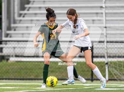 Thumbnail 2 in Delone Catholic @ York Catholic photogallery.