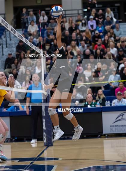 Thumbnail 2 in Francis Parker vs. Santa Fe Christian (CIF SDS D1 Girls Volleyball finals) photogallery.