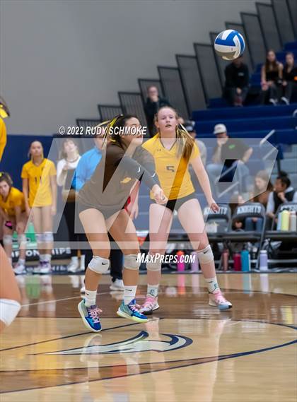 Thumbnail 2 in Francis Parker vs. Santa Fe Christian (CIF SDS D1 Girls Volleyball finals) photogallery.