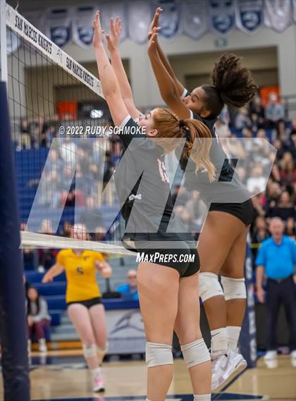 Thumbnail 3 in Francis Parker vs. Santa Fe Christian (CIF SDS D1 Girls Volleyball finals) photogallery.