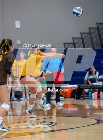 Thumbnail 3 in Francis Parker vs. Santa Fe Christian (CIF SDS D1 Girls Volleyball finals) photogallery.