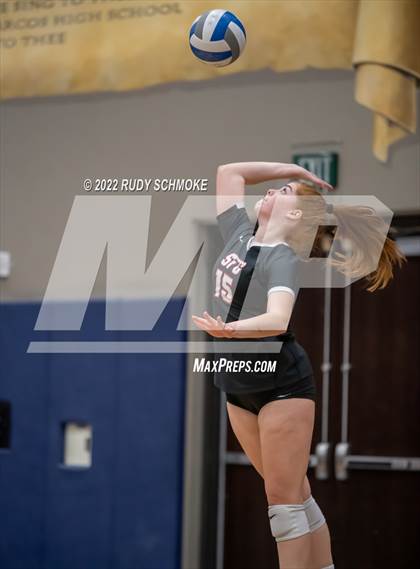 Thumbnail 1 in Francis Parker vs. Santa Fe Christian (CIF SDS D1 Girls Volleyball finals) photogallery.