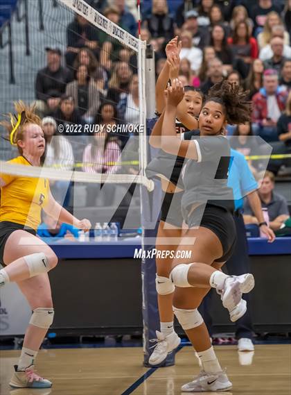 Thumbnail 1 in Francis Parker vs. Santa Fe Christian (CIF SDS D1 Girls Volleyball finals) photogallery.