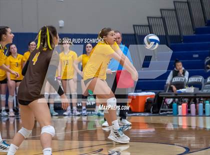 Thumbnail 1 in Francis Parker vs. Santa Fe Christian (CIF SDS D1 Girls Volleyball finals) photogallery.