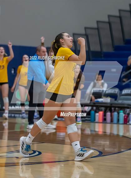 Thumbnail 3 in Francis Parker vs. Santa Fe Christian (CIF SDS D1 Girls Volleyball finals) photogallery.