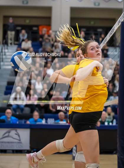 Thumbnail 3 in Francis Parker vs. Santa Fe Christian (CIF SDS D1 Girls Volleyball finals) photogallery.