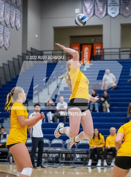 Thumbnail 3 in Francis Parker vs. Santa Fe Christian (CIF SDS D1 Girls Volleyball finals) photogallery.