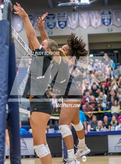 Thumbnail 3 in Francis Parker vs. Santa Fe Christian (CIF SDS D1 Girls Volleyball finals) photogallery.