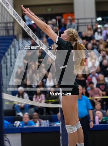 Thumbnail 3 in Francis Parker vs. Santa Fe Christian (CIF SDS D1 Girls Volleyball finals) photogallery.
