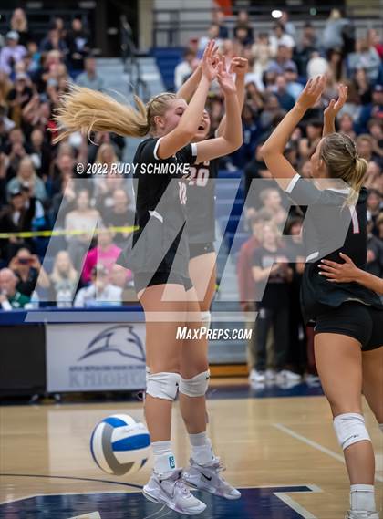 Thumbnail 2 in Francis Parker vs. Santa Fe Christian (CIF SDS D1 Girls Volleyball finals) photogallery.