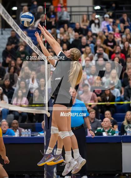 Thumbnail 2 in Francis Parker vs. Santa Fe Christian (CIF SDS D1 Girls Volleyball finals) photogallery.