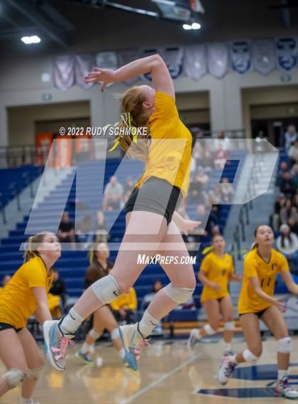 Thumbnail 3 in Francis Parker vs. Santa Fe Christian (CIF SDS D1 Girls Volleyball finals) photogallery.