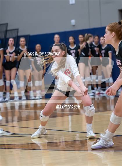 Thumbnail 3 in Francis Parker vs. Santa Fe Christian (CIF SDS D1 Girls Volleyball finals) photogallery.
