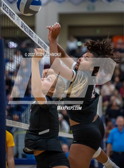 Thumbnail 1 in Francis Parker vs. Santa Fe Christian (CIF SDS D1 Girls Volleyball finals) photogallery.