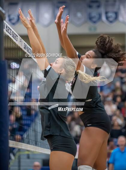 Thumbnail 1 in Francis Parker vs. Santa Fe Christian (CIF SDS D1 Girls Volleyball finals) photogallery.