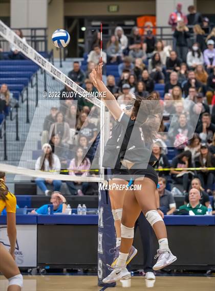 Thumbnail 2 in Francis Parker vs. Santa Fe Christian (CIF SDS D1 Girls Volleyball finals) photogallery.