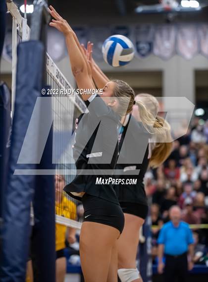 Thumbnail 3 in Francis Parker vs. Santa Fe Christian (CIF SDS D1 Girls Volleyball finals) photogallery.