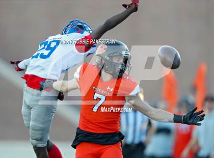 Thumbnail 3 in Duncanville vs. Rockwall (UIL 6A Division 1 Semifinal) photogallery.