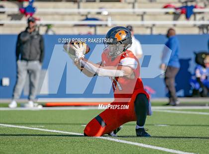 Thumbnail 3 in Duncanville vs. Rockwall (UIL 6A Division 1 Semifinal) photogallery.