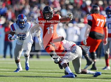 Thumbnail 2 in Duncanville vs. Rockwall (UIL 6A Division 1 Semifinal) photogallery.