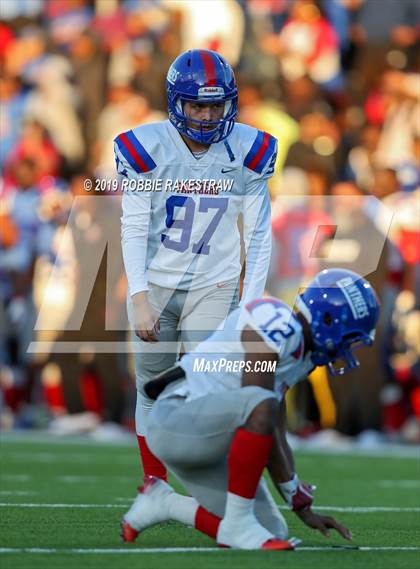 Thumbnail 1 in Duncanville vs. Rockwall (UIL 6A Division 1 Semifinal) photogallery.