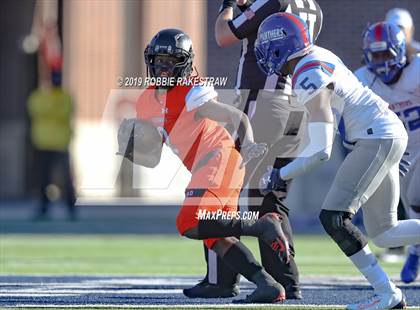 Thumbnail 2 in Duncanville vs. Rockwall (UIL 6A Division 1 Semifinal) photogallery.
