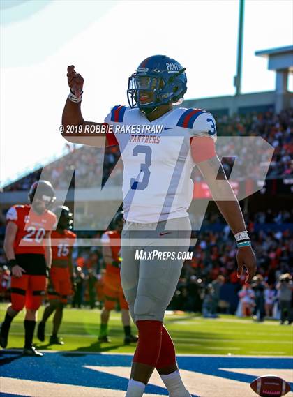 Thumbnail 1 in Duncanville vs. Rockwall (UIL 6A Division 1 Semifinal) photogallery.