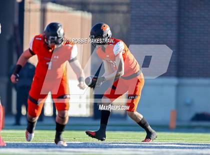 Thumbnail 3 in Duncanville vs. Rockwall (UIL 6A Division 1 Semifinal) photogallery.