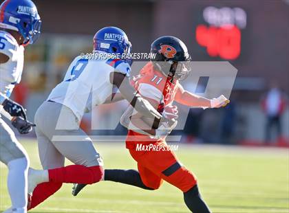 Thumbnail 3 in Duncanville vs. Rockwall (UIL 6A Division 1 Semifinal) photogallery.