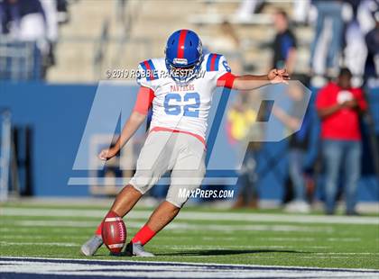 Thumbnail 3 in Duncanville vs. Rockwall (UIL 6A Division 1 Semifinal) photogallery.